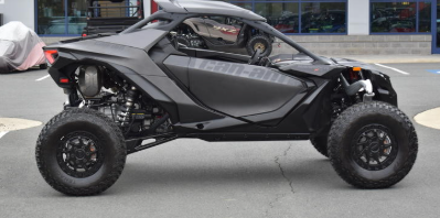 2024 Can-Am Commander DPS 700