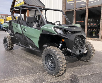 2024 Can-Am Commander MAX DPS 700