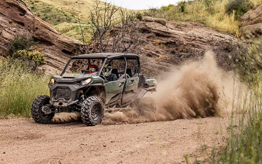 2025 Can-Am Commander MAX DPS 700 
