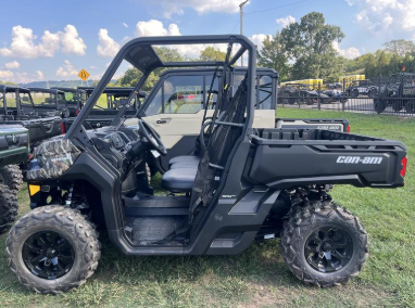 2025 Can-Am Defender DPS HD7