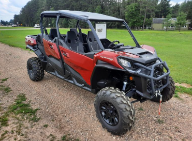 2025 Can-Am Commander MAX DPS 700