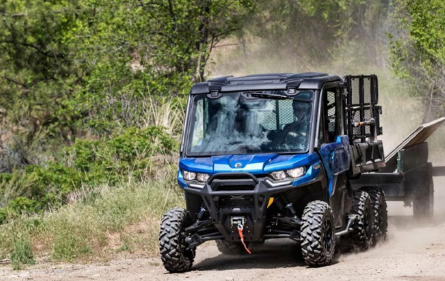 2025 Can-Am Defender MAX X mr HD10