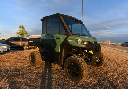 2025 Can-Am Defender DPS CAB HD9