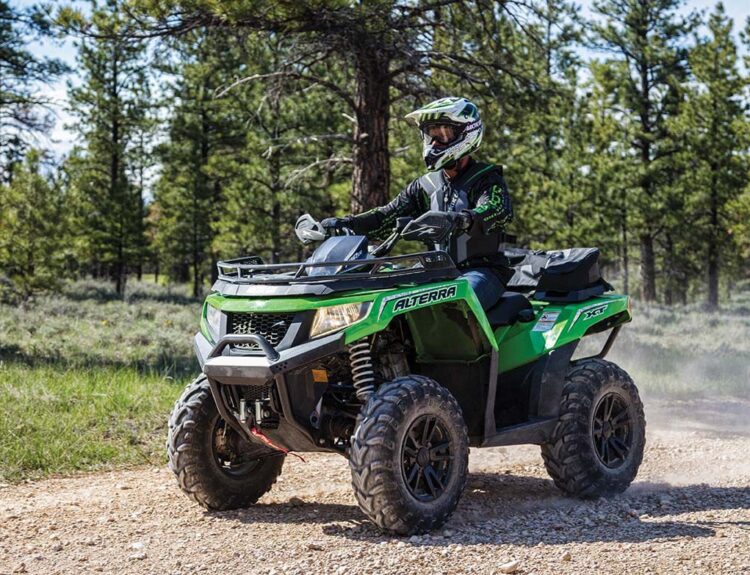 2017-arctic-cat-alterra-700-xt-eps-1