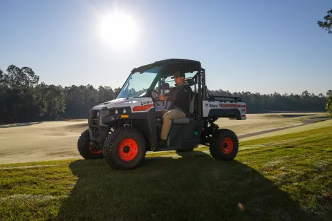 2022-bobcat-uv34-diesel-base-2