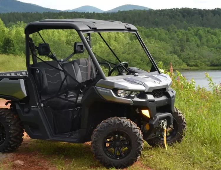 2017-can-am-defender-hd10-1