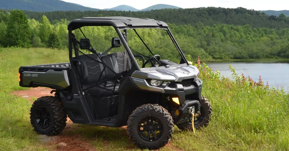 2017-can-am-defender-hd10-1