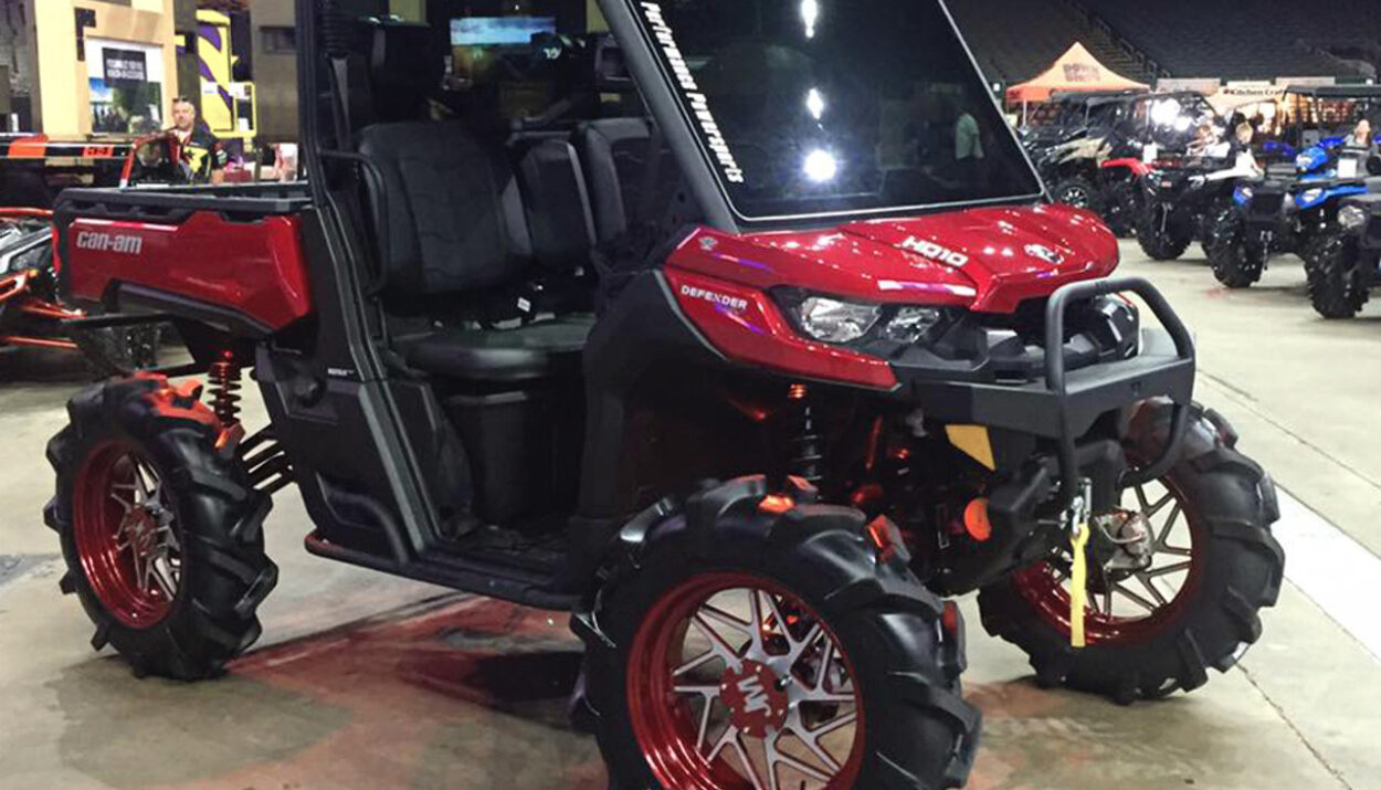 2017-can-am-defender-hd8-1