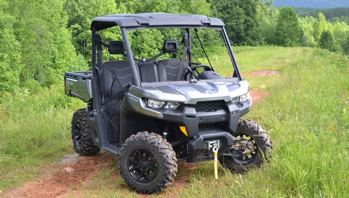2017-can-am-defender-xt-cab-hd10-1