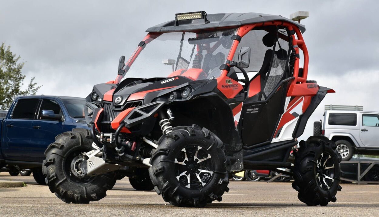 2017-can-am-maverick-x-mr-1000r-1