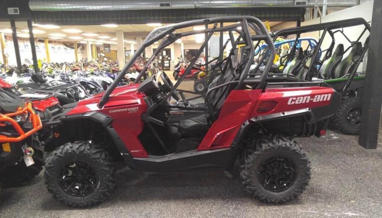 2018-can-am-commander-xt-800r-1