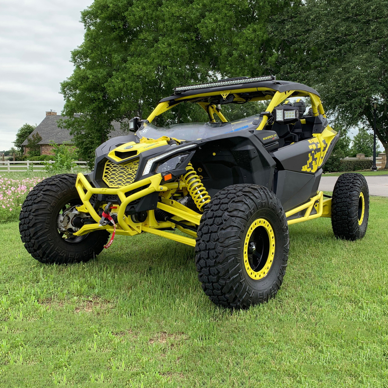2018-can-am-maverick-x3-x-mr-turbo-2.jpg Exterior Design and Visual Appeal