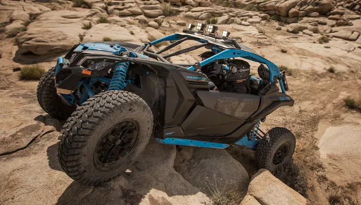 2018-can-am-maverick-x3-x3-x-rcturbo-1