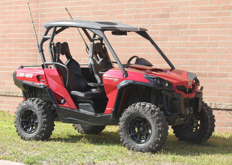 2019-can-am-commander-xt-800r-1
