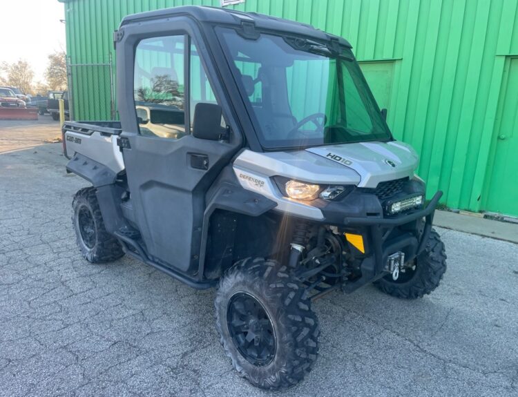 2019-can-am-defender-xt-cab-hd10-1