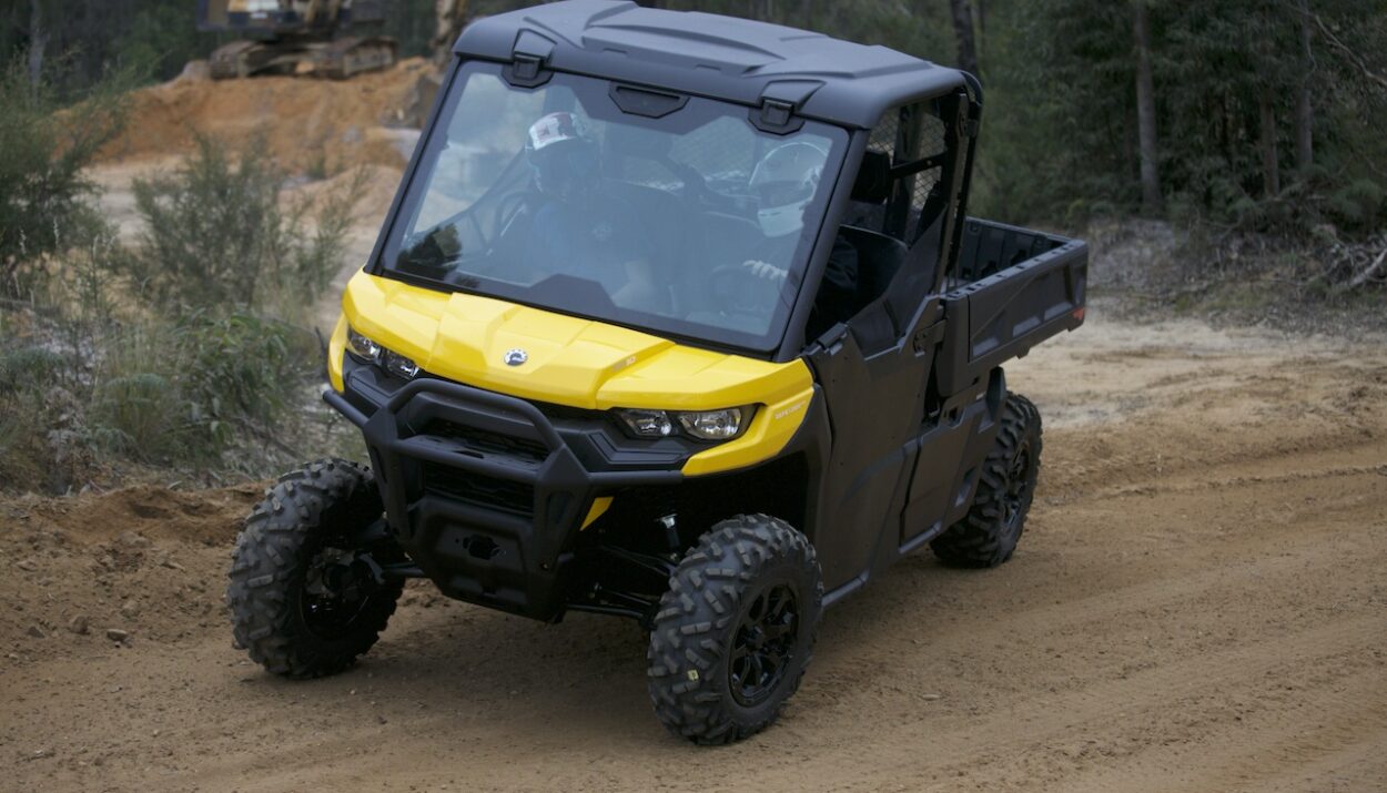 2021-can-am-defender-pro-dps-hd10-1
