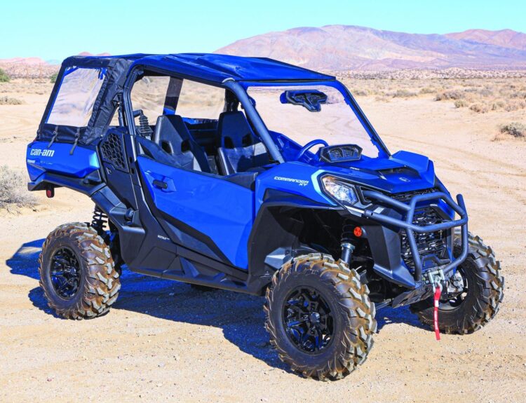 2022-can-am-commander-xt-700-1