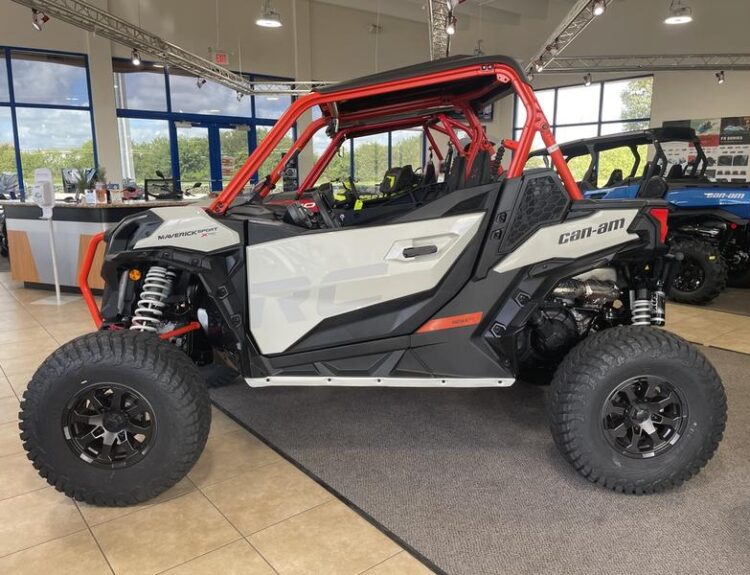 2022-can-am-maverick--sport-x-mr-1000r-1