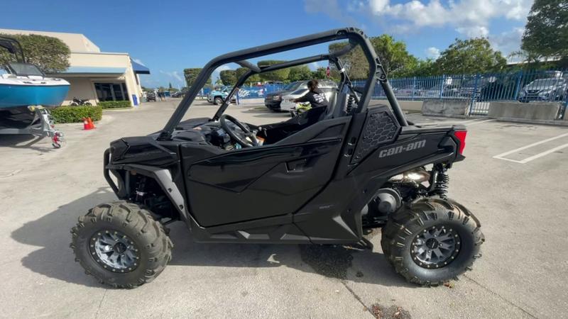 2022-can-am-maverick--trail-dps-1000-1