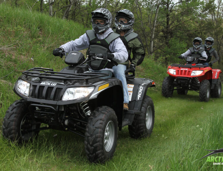2013-arctic-cat-400-trv-core-1