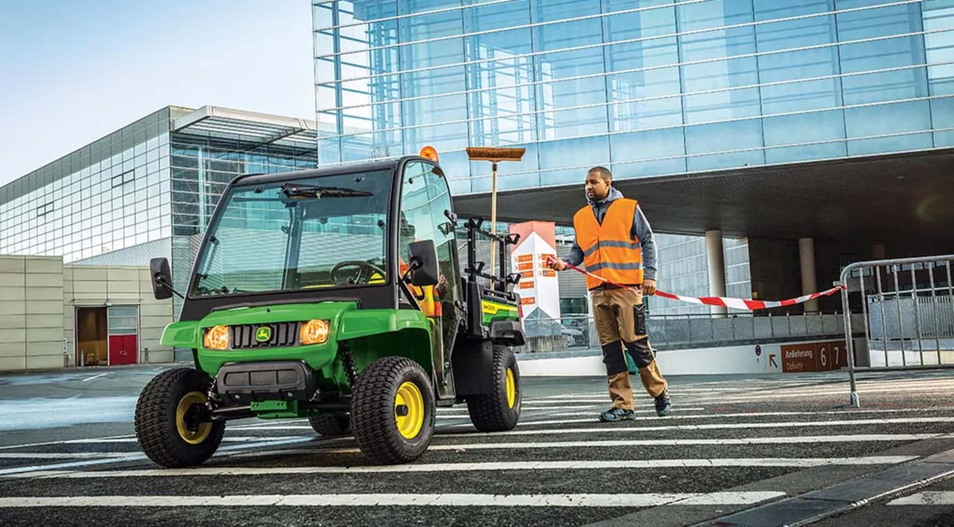 2013-john-deere-gator-traditional-te-4x2-electric-2