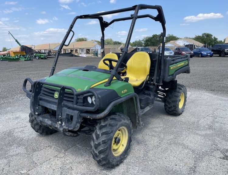 2013-john-deere-gator--xuv-4x4-625i-1