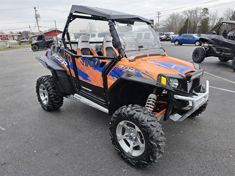 2013-polaris-rzr-xp-900-eps-white-lightning-orange-madness-and-blue-le-2.jpg