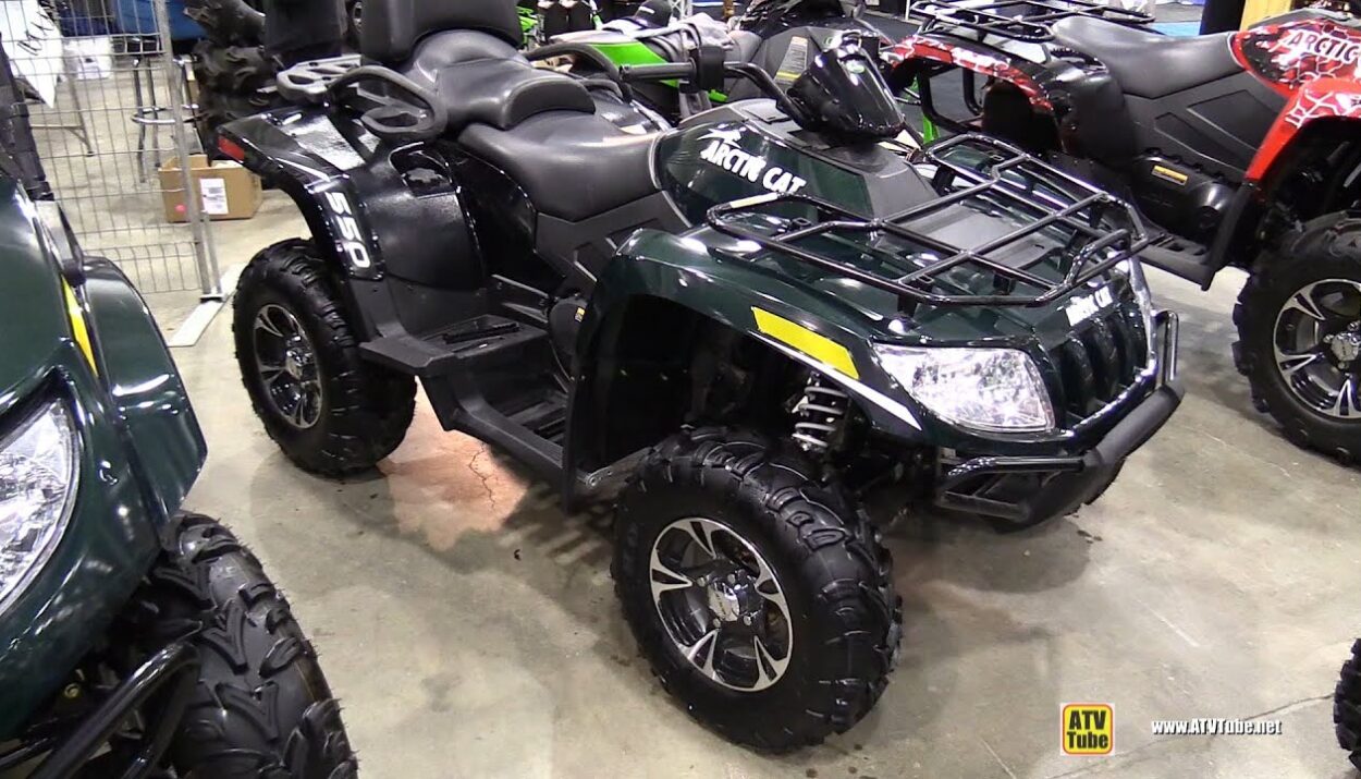 2014-arctic-cat-550-xt-1