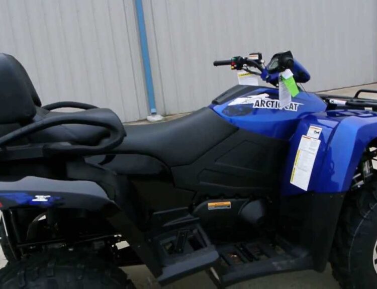 2014-arctic-cat-700-xt-1