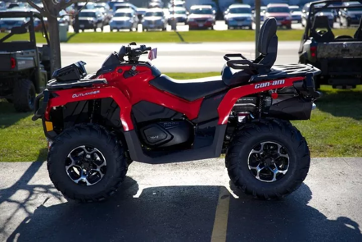2014-can-am-outlander--800r-1