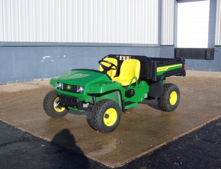 2014-john-deere-gator--traditional-tx-4x2-1