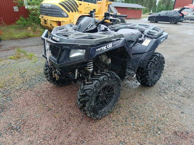 2015-arctic-cat-xr-550-4x4-2