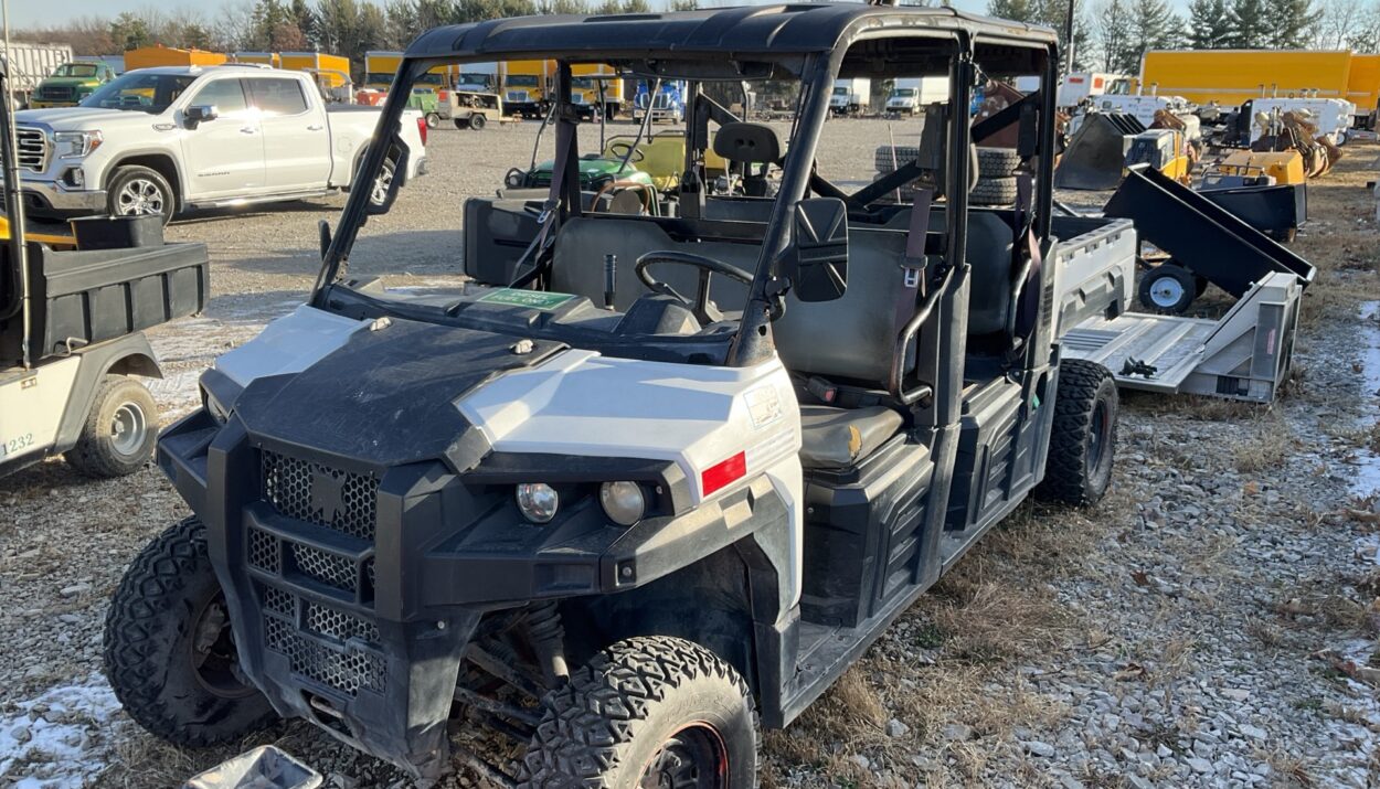 2015-bobcat-3400xl-4x4-diesel-1