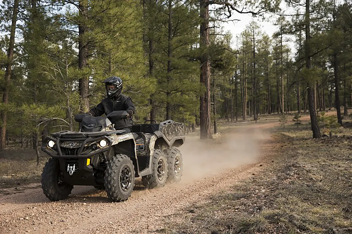 2015-can-am-outlander-6x6-1000-xt-2-1