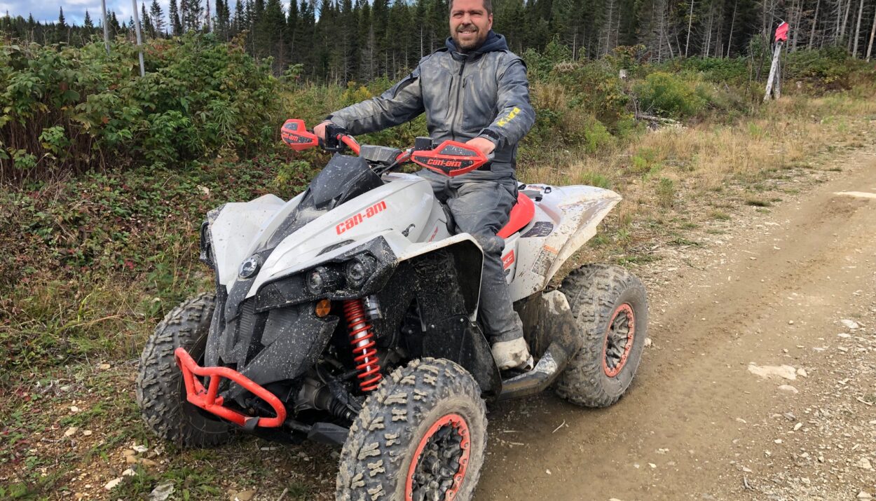 2015-can-am-renegade-1000-x-xc-1