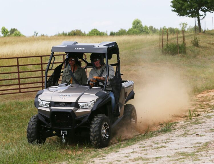 2015-kymco-mxu-500i-le-50th-anniversary-1