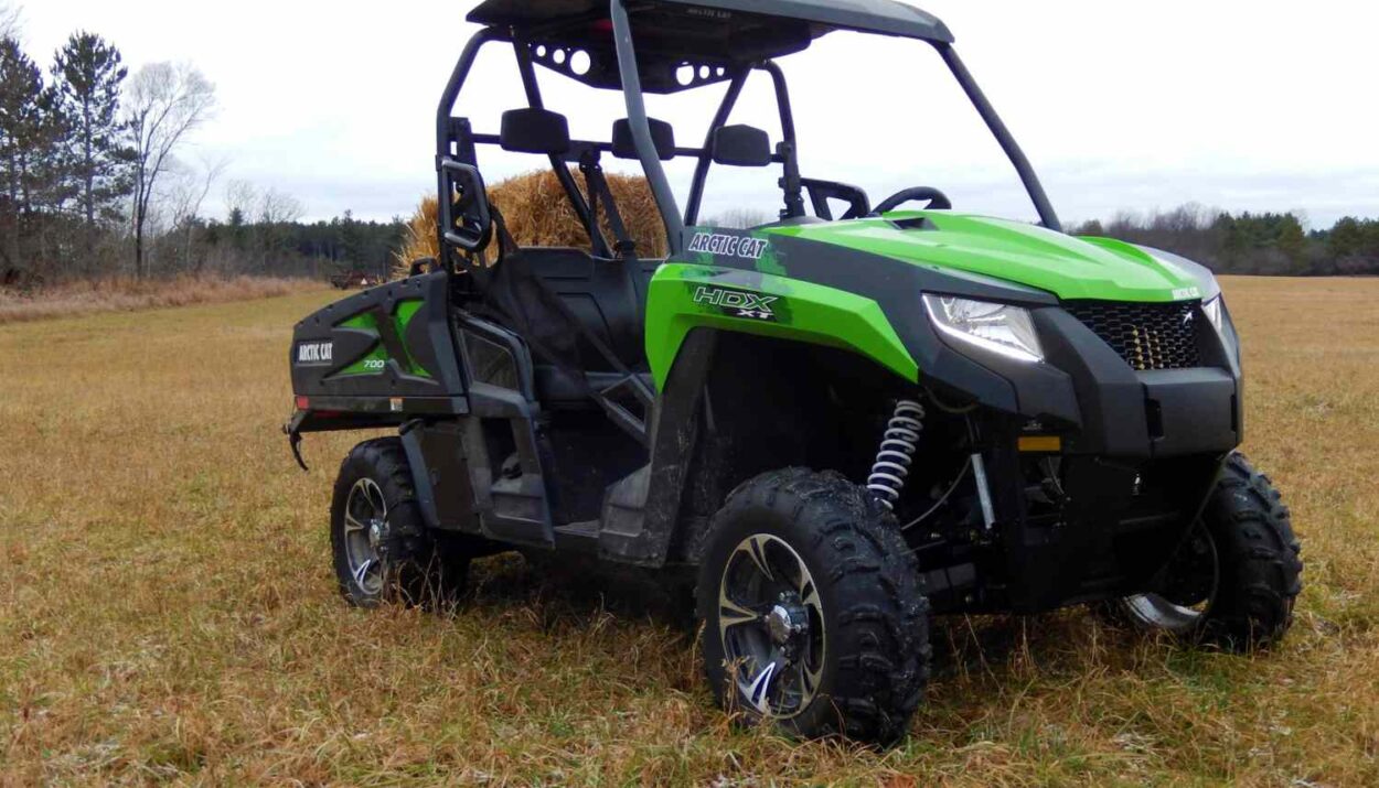 2016-arctic-cat-prowler-700-xt-1