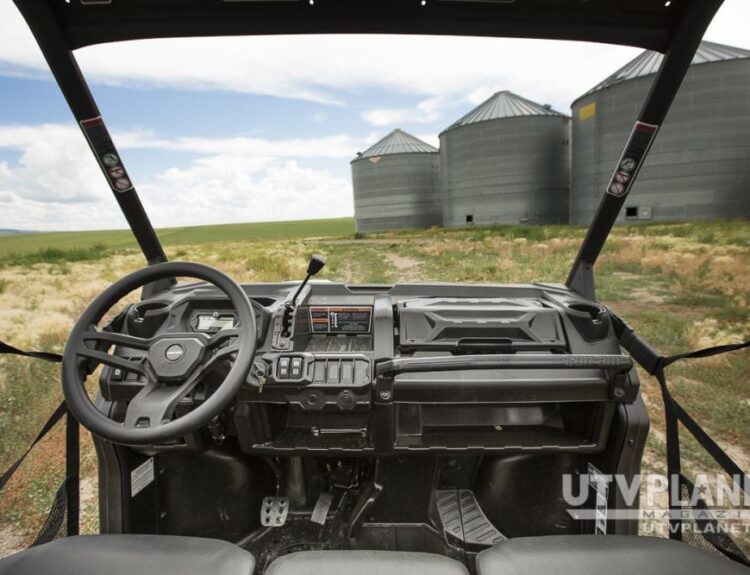 2016-can-am-defender-xt-cab-hd10-1