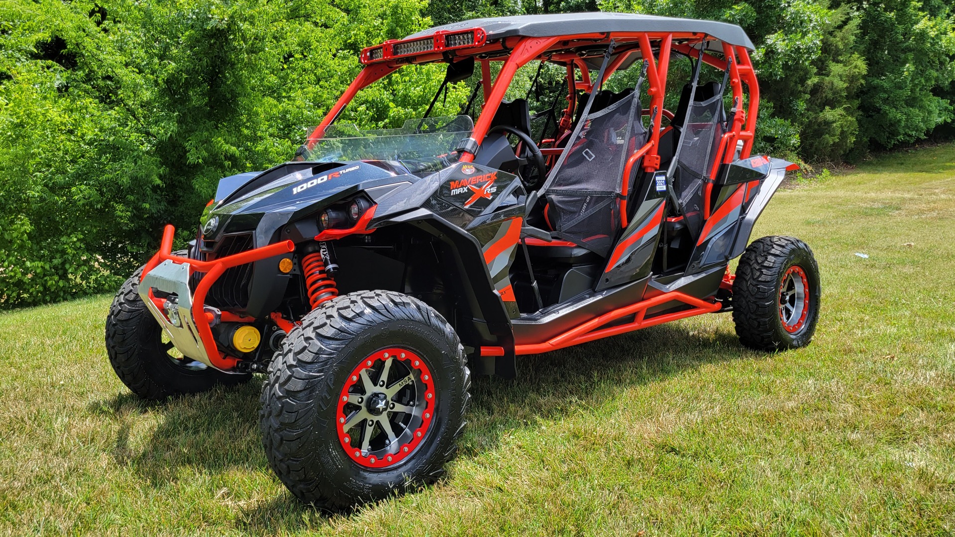 2016-can-am-maverick-max-dps-1000r-2