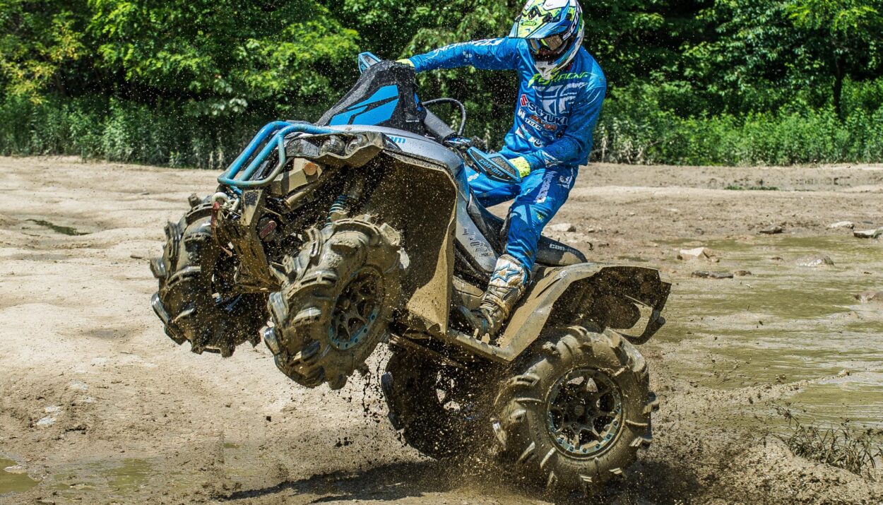 2016-can-am-renegade-x-mr-1000r-1