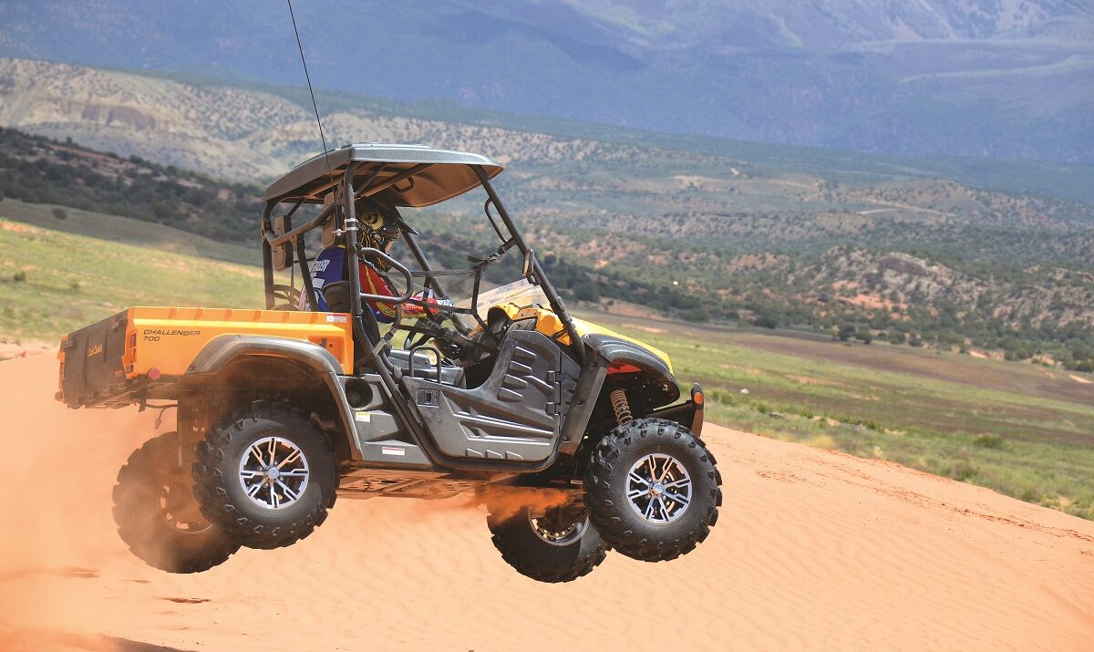 2016-cub-cadet-challenger-700-1