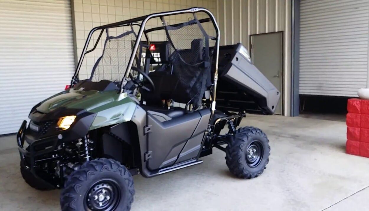 2016-honda-pioneer-700-1