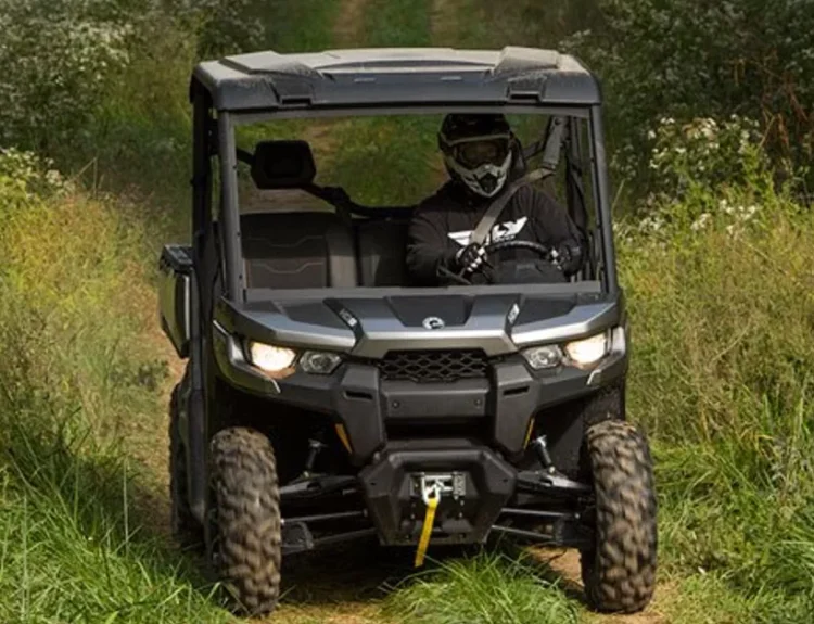 2017-can-am-defender-xt-hd8-1