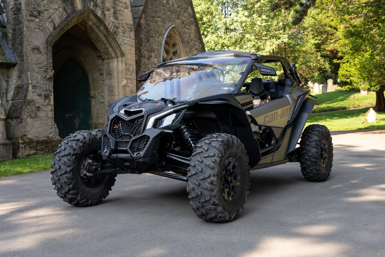 2017-can-am-maverick-x3-x-rs-turbo-r-2