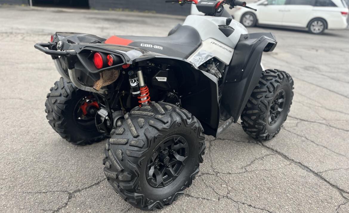 2017-can-am-renegade-x-xc-850-1