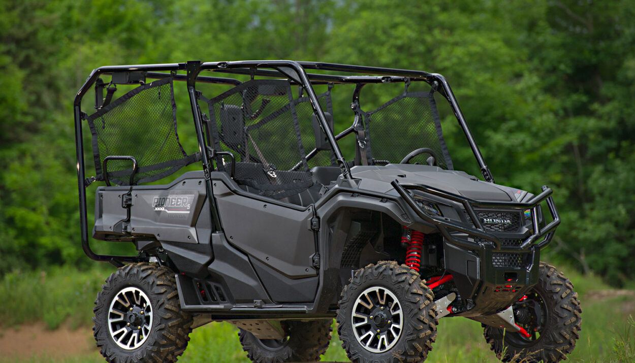 2017-honda-pioneer-1000-1