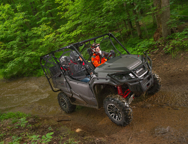 2017-honda-pioneer-1000-5-le-1