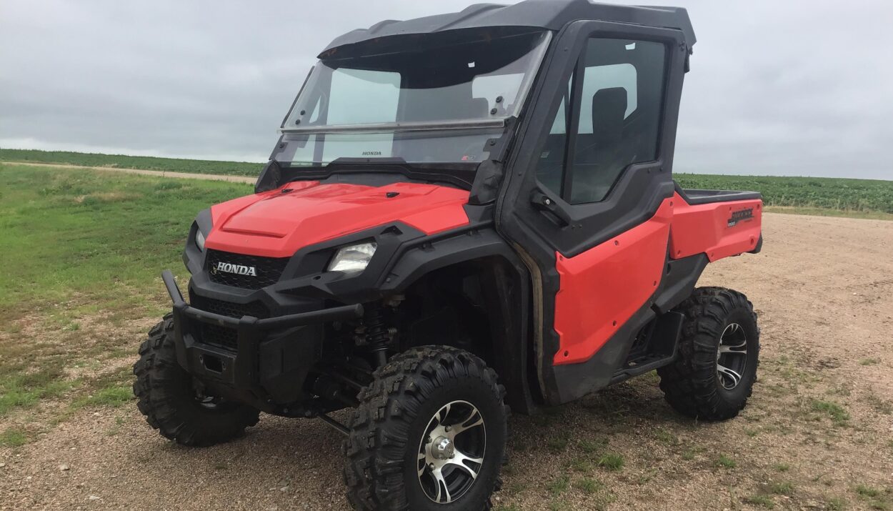 2017-honda-pioneer-1000-eps-1