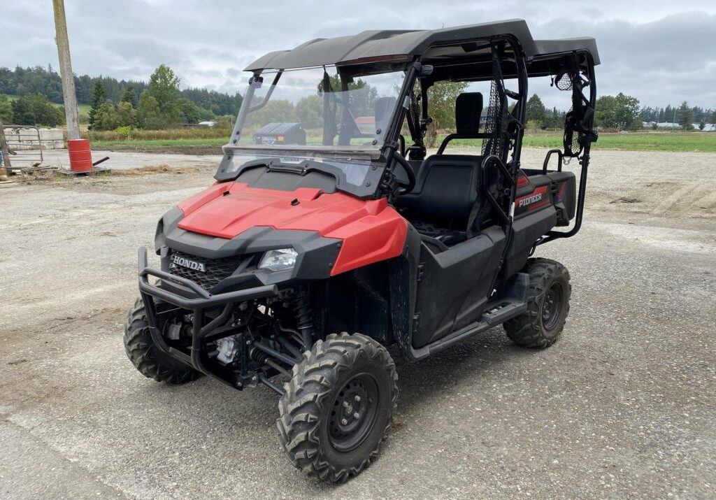 2017-honda-pioneer-700-4-1