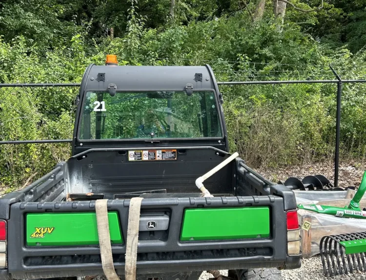 2017-john-deere-gator--xuv855d-1